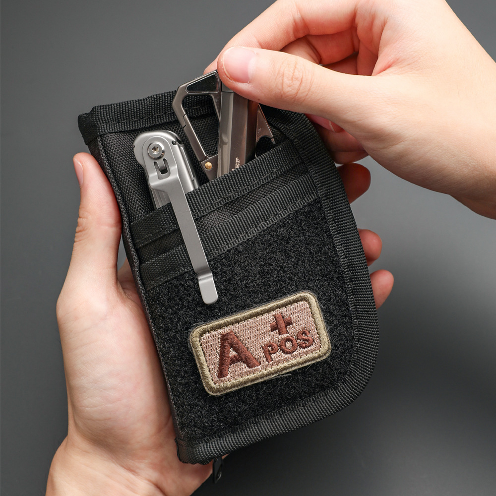 小型で持ち運びやすいEDCツール収納財布。多機能カードホルダ - Edc Carry Clip のレビューと価格